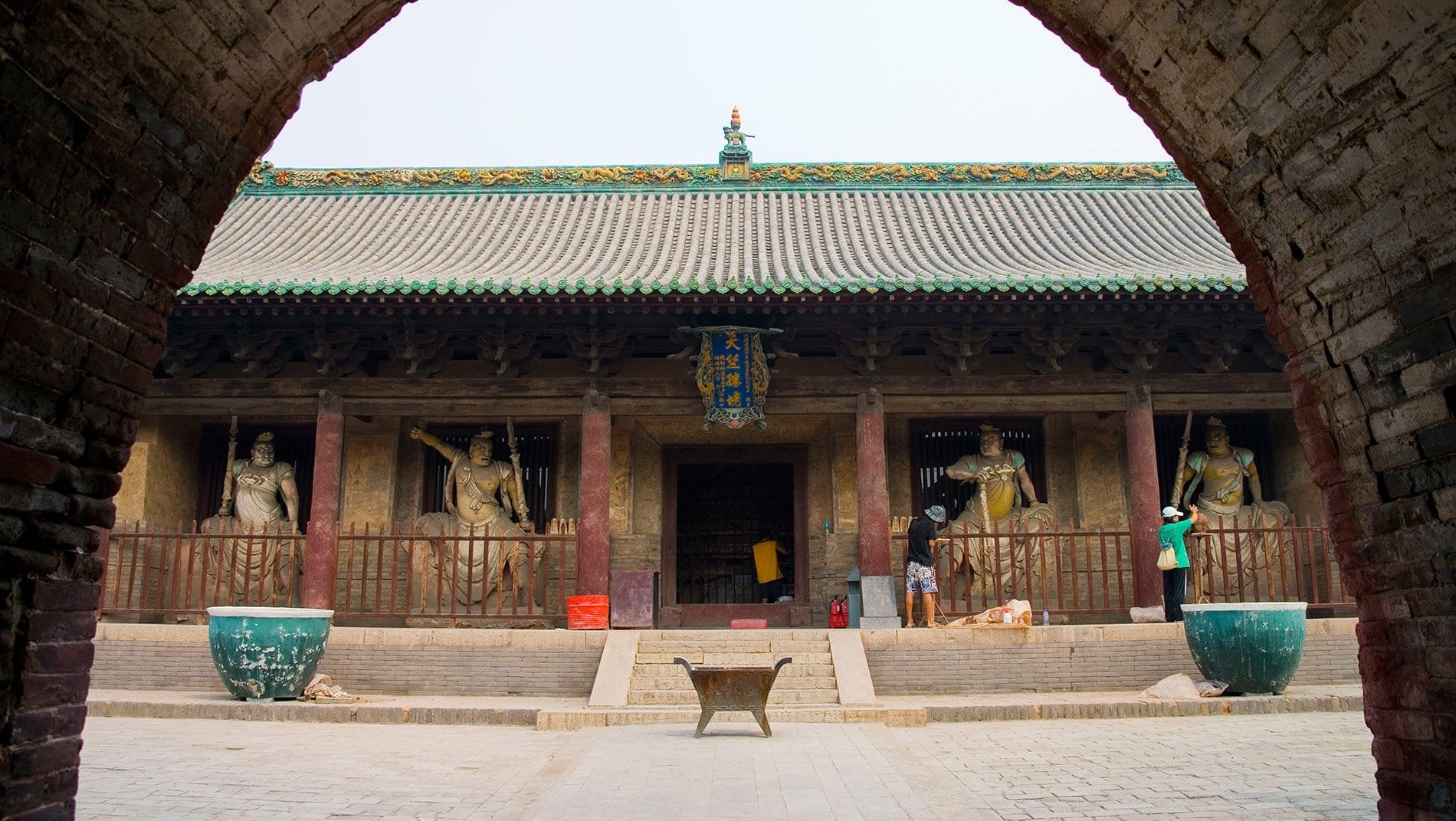 Shuanglin Temple~Because of such vicissitudes as the Cultural Revolution, it is rare to see well-preserved statues in China. Shuanglin Temple offers the exceptional opportunity to see statues from as early as the Song as well as the  Ming and Qing dynasties. (960-1911)